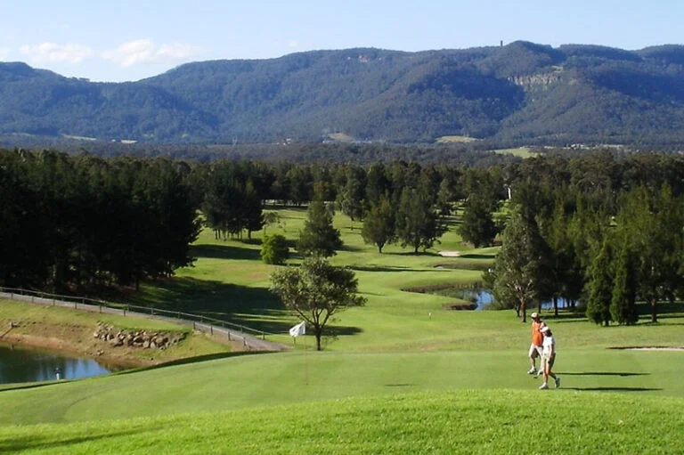 kangaroo-valley-golf-play-001-768x576